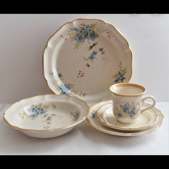 COPY - Mikasa Blue Daisies EB 804: 40pc set - Picture 2 of 5